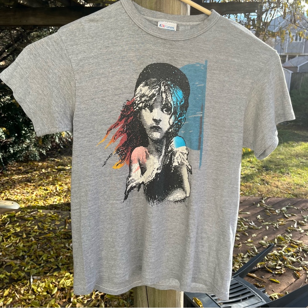 VTG Les Mis Tee L Gray Thin Fabric USA Single Stitch 1986 Hanes Single Stitch